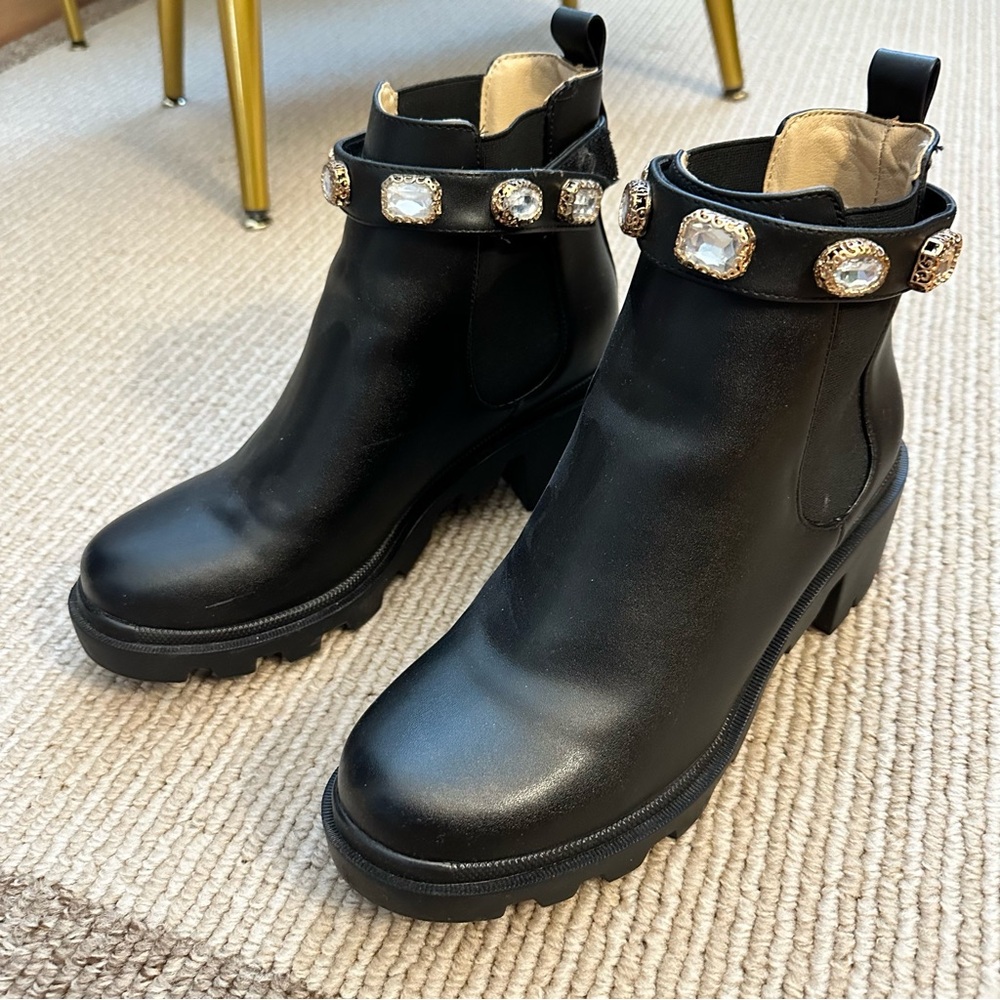 Steve Madden Amulet Jewel Embellished Lug Sole Chunk Blk Heel Cmbt Pltfm Booties